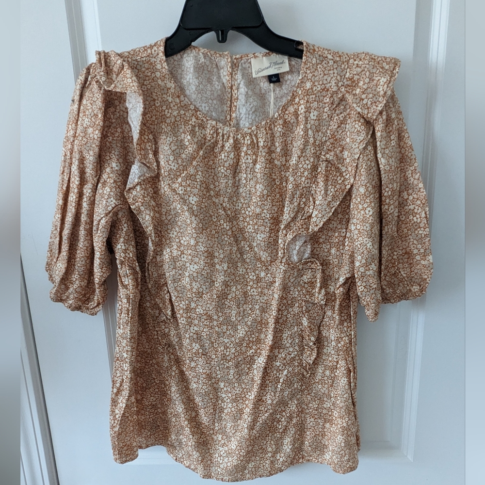 Never worn vintage floral blouse